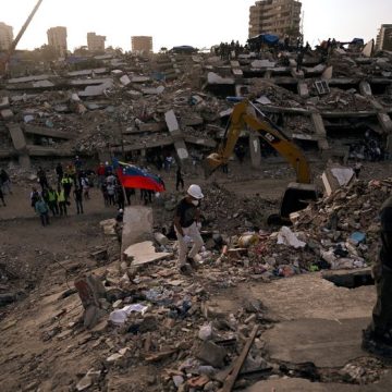 216efa93-469e-43eb-869a-a25ad6f73cfe Venezuela: Un mois après le séisme, minute de silence et tensions politiques