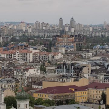 Attaque aérienne russe à Kiev après la visite de von der Leyen