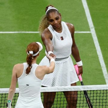 2ac4097d-6fa6-4929-ac1d-5a77dfa2581b Serena Williams : Retour difficile à Wimbledon