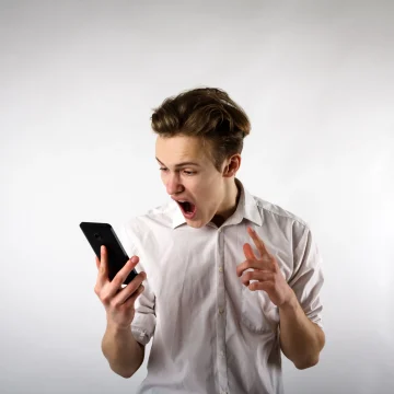 2ac83167-f2e2-4528-ab2e-029c117b053a L’origine et l’évolution des smartphones