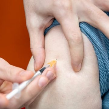 2bfc27ca-fc1a-4639-862c-8c8d73964471 La vaccination antigrippale obligatoire pour les soignants étudiée par le gouvernement