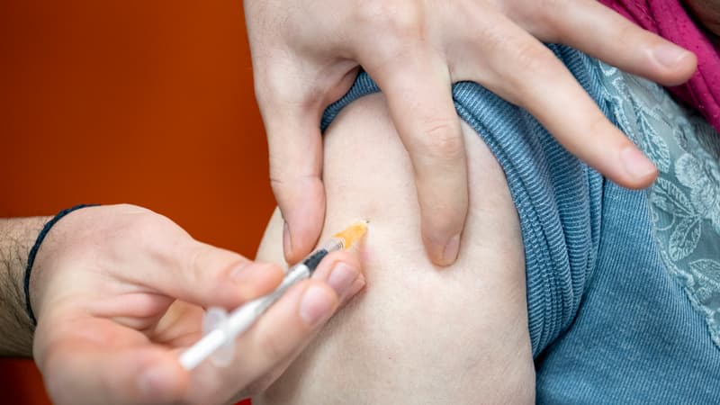 2bfc27ca-fc1a-4639-862c-8c8d73964471 La vaccination antigrippale obligatoire pour les soignants étudiée par le gouvernement
