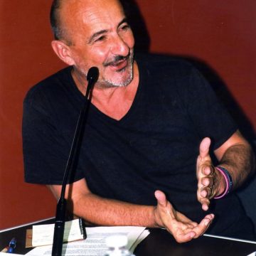 2c3c8a24-1191-4d98-a5f2-ce5ad990b9a8 Hommage à Philippe-Jean Catinchi, Historien et Journaliste Passé
