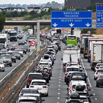 2fed3a7d-f61c-48b0-87fc-c34da5209b54 Week-end de Circulation Intense en Île-de-France et Autres Régions