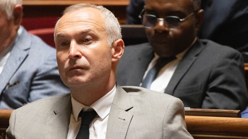 3183fe1f-4e44-4427-9af1-a511eae4b911 Le ministre reporte une rencontre après la polémique sur un texte sensible