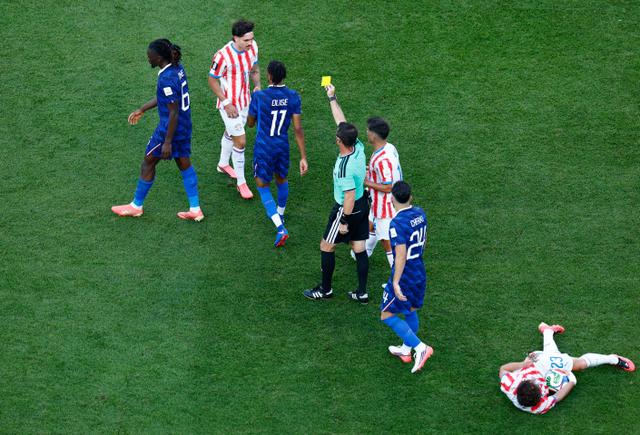 3627a166-a288-41c4-a886-6eb43ecfa1d5 Critiques sur l’arbitrage lors du match France-Paraguay