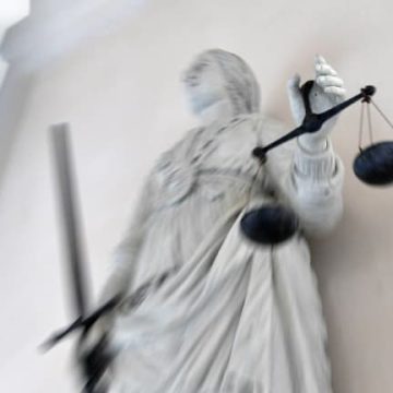 36a523f9-1098-4034-ab0f-a5d59b8a2570 Un enseignant suspecté de multiples agressions sexuelles est placé sous contrôle judiciaire
