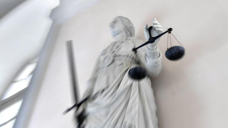 36a523f9-1098-4034-ab0f-a5d59b8a2570 Un enseignant suspecté de multiples agressions sexuelles est placé sous contrôle judiciaire