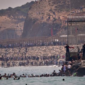 Afflux de migrants à Ceuta depuis le Maroc