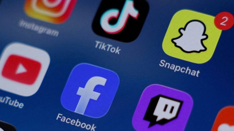 49e86315-de83-41b6-80d3-9186a4ad34fa L’UE envisage des restrictions des réseaux sociaux pour les mineurs
