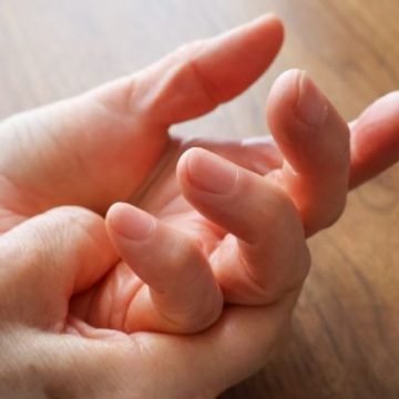 4a912dfa-9493-4b5b-812d-e0cd7954dc39 Comprendre les causes des fourmillements dans les mains