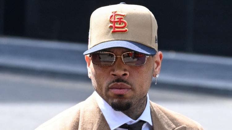 4ef13e9d-bedb-4dfc-8eab-55fac8fe1711 Chris Brown plaide coupable et attend sa condamnation