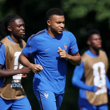 5052d8d3-5e8e-4f86-9b5b-cae8b566753c France et Maroc: Un duel amical en quart de finale de la Coupe du monde
