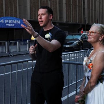 51901e4a-a14b-49d3-a4dc-aa3b9cf5fb0c Le Mariage de Taylor Swift et Travis Kelce : Un Événement National