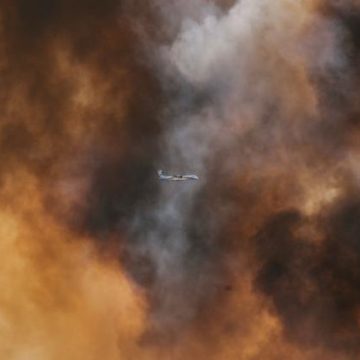 Une fusion de panaches de fumée visible depuis l&rsquo;espace