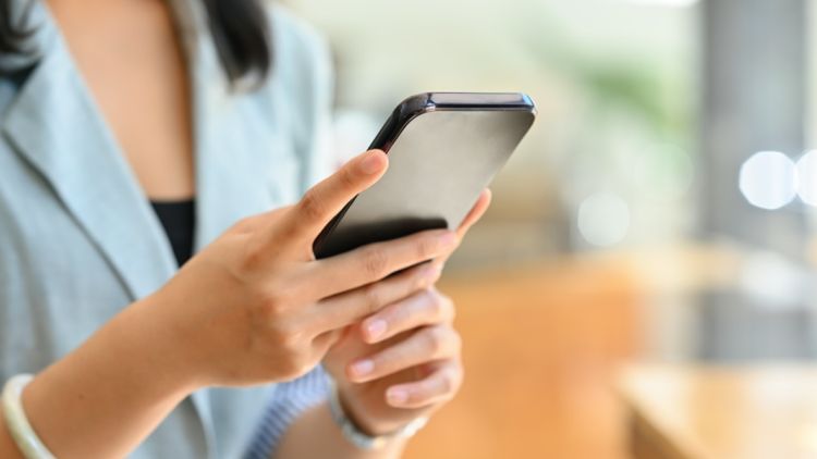5f9885e7-ce2c-4159-8453-a9f468507aca Les Français et les bonnes manières dans les messages