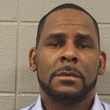 63718e14-7f2e-4051-9174-ec1d616497c0 R. Kelly demande une commutation de peine