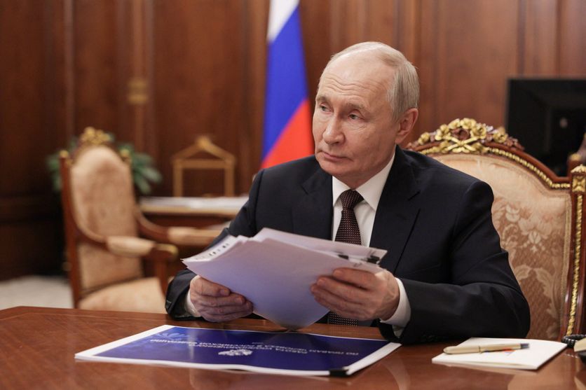President Putin Meets With Russia's Human Rights Commissioner Lantratova Les Pénuries de Carburant et la Position de Vladimir Poutine