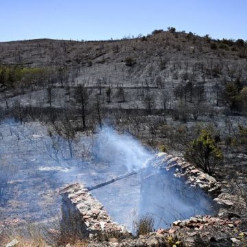 Incendie dans les Pyrénées-Orientales: un combat acharné