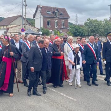 La Marche en Hommage au Père Jacques Hamel à Saint-Étienne-du-Rouvray : Un Élan de Paix et de Dialogue