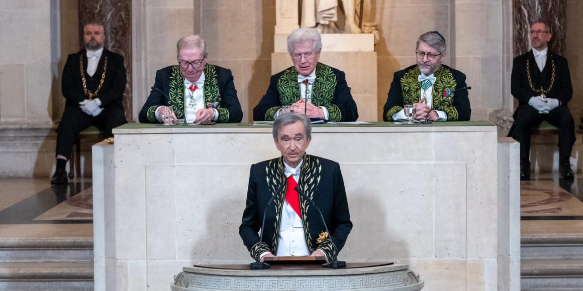 83af04df-d30a-4431-bd07-d09c7bac9d9b L’empire Bernard Arnault : Ses secrets et son entourage