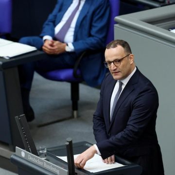 848ecdb9-858e-4fba-ab7f-fdf95b8c0ae1 Démission de Jens Spahn après Annonce de Gestation pour Autrui