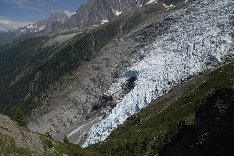 Heat Wave Accelerates Melting Of Europe's Glaciers La situation préoccupante des glaciers en 2026