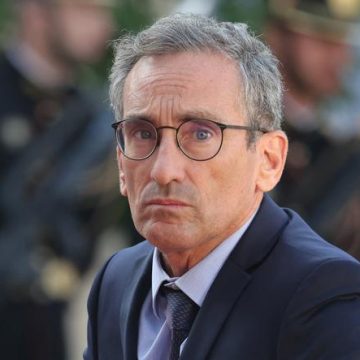8a0b955e-a315-487a-8a4a-5bdd1d34827f Tensions diplomatiques autour du départ de Lechevallier pour les États-Unis