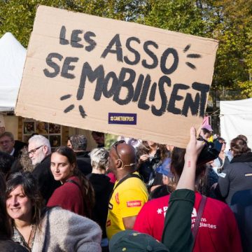 L&rsquo;adoption controversée de la stratégie nationale de l&rsquo;économie sociale et solidaire