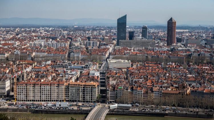 911cbb7a-660f-4ac1-8cdc-25472928a7f2 Fumées des incendies atteignent Lyon