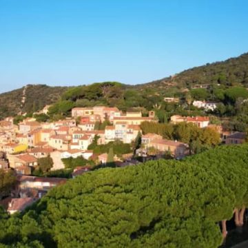 Bormes-les-Mimosas Élu Village Préféré des Français