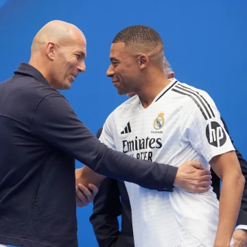 9ef8fec9-e770-449f-8679-208bea69bbc8 Zinedine Zidane à la tête de l’équipe de France de football