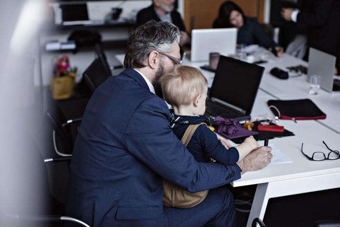 9f417eeb-10b5-4e8e-a583-9255d97ba079 Les enfants dans les bureaux face à la canicule: une nouvelle tendance ?