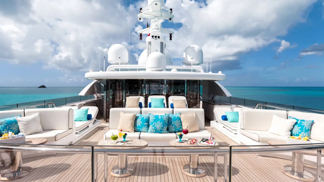 a288082f-359c-4650-81df-8187185a57a2 Pourquoi les prix des superyachts chutent en été