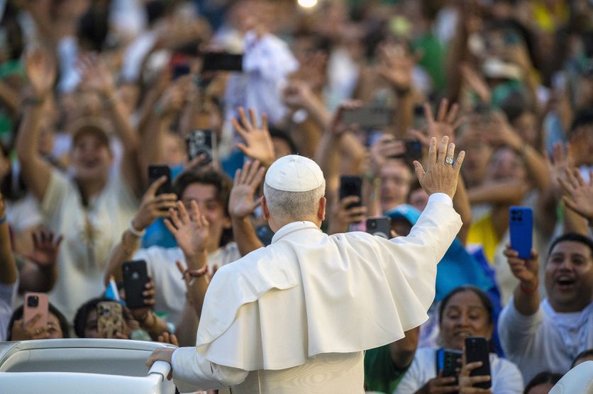 VATICAN - POPE LEO XIV GREETS FAITHFUL IN ST PETER S SQUARE AT THE END OF A WELCOME MASS FOR THE YOUTH JUBILEE - 2025/7/29 Lettre du Vatican : les dessous des réformes