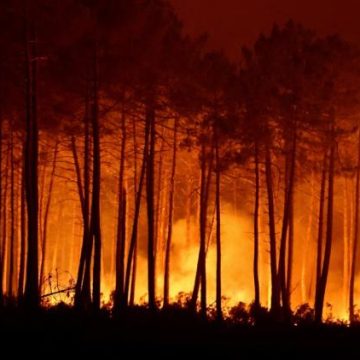 L&rsquo;incendie en Gironde menace des infrastructures sensibles
