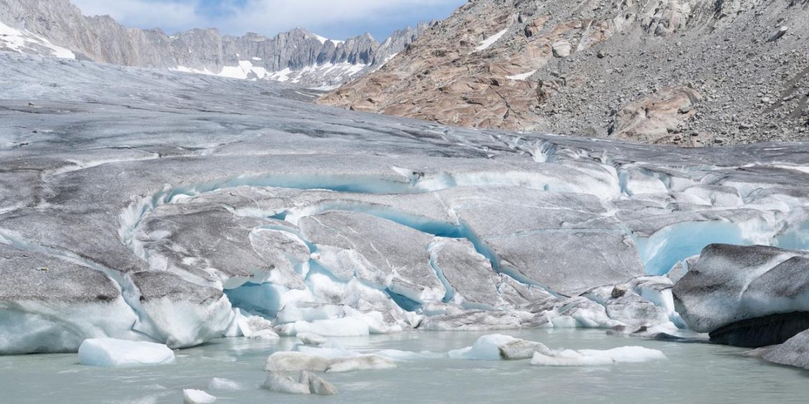 Fonte accélérée des glaciers suisses à cause des vagues de chaleur