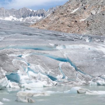 Fonte accélérée des glaciers suisses à cause des vagues de chaleur