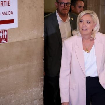 abf8214e-0f38-4bb4-9219-455c1b97f278 Marine Le Pen face à la justice et sa candidature potentielle à la présidentielle 2027
