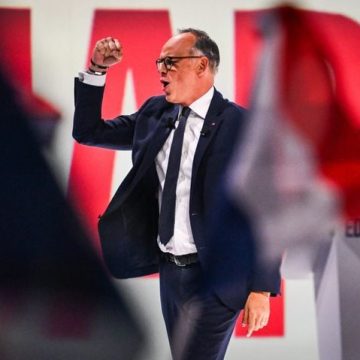 ac7b6a70-df39-4c19-90dd-949ccfa785a4 Edouard Philippe and the Challenges of His Presidential Campaign