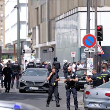 b2d575bc-32ea-41ee-9333-6030861d55ce Attaque à Paris : un homme arrêté après avoir blessé trois personnes