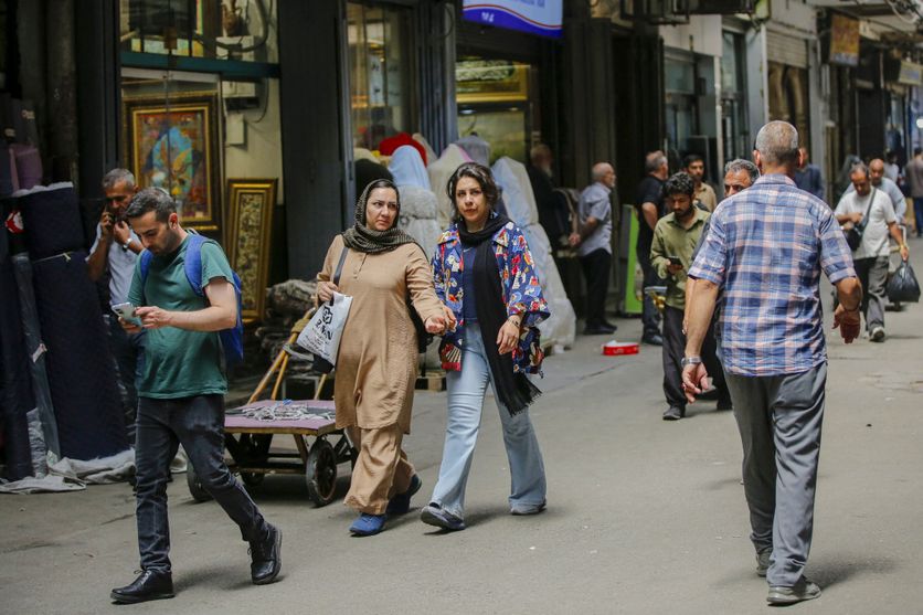 Daily life continues amid tensions between USA and Iran La vie quotidienne à Téhéran malgré les tensions internationales