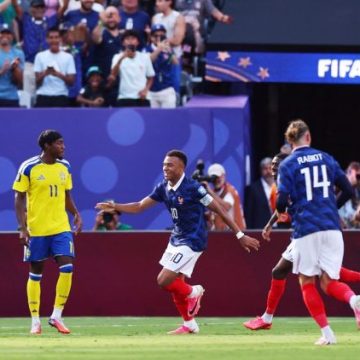 b9cfe10b-e4bd-4ef9-aa6a-3bd4f2f8842b La France se qualifie pour les huitièmes de finale de la Coupe du monde 2026