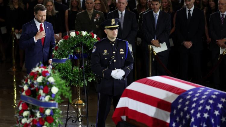 bd759cf0-c40a-4c56-b2f1-7e4125abb3d4 Les États-Unis rendent hommage au sénateur Lindsey Graham