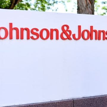be4856b5-9def-439d-b1b1-44f213182706 Johnson & Johnson propose un règlement de 5,5 milliards pour les accusations liées au talc