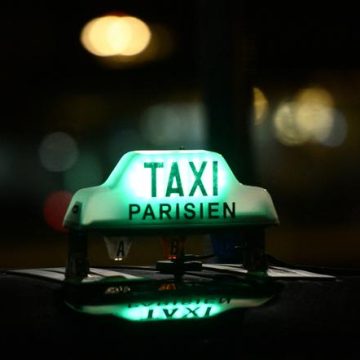 bf19b6fe-c5ad-4bfb-b5c8-d9ed1ba9be32 La justice sanctionne Uber pour concurrence déloyale