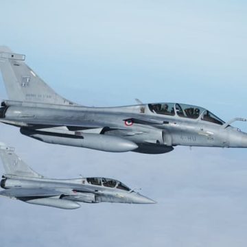 bf31f60c-66e2-4a0e-ae3b-7a41235c2f48 Les Rafale B survolent Paris pour commémorer l’indépendance américaine