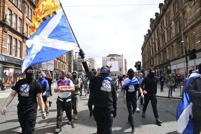 c12d7e0b-292f-40a4-9422-5c0287d87741 Tensions Récurrentes à Glasgow : Manifestations Anti-Immigration et Violences
