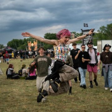 FRANCE-LIFESTYLE-MUSIC-RAVE La Législation des Rave Parties: Défis et Implications