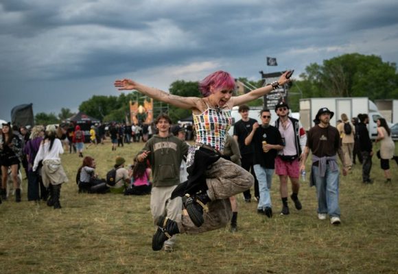 FRANCE-LIFESTYLE-MUSIC-RAVE La Législation des Rave Parties: Défis et Implications